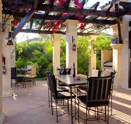 Sleeps 12 Pool Air Con T480283 * 金塔湖